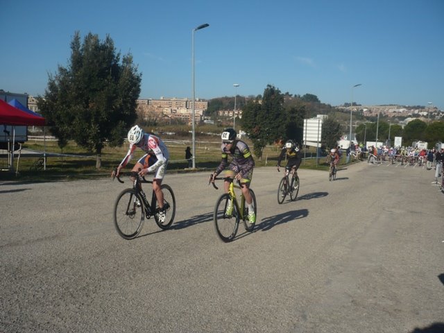 Ciclocross Ancona 31122016 partenza gara juniores.jpg